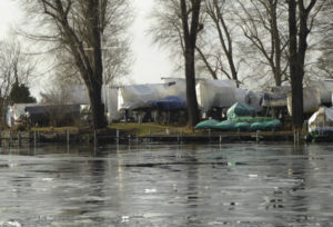 die Boote des Yacht-Club Müggelsee im Winterschlaf